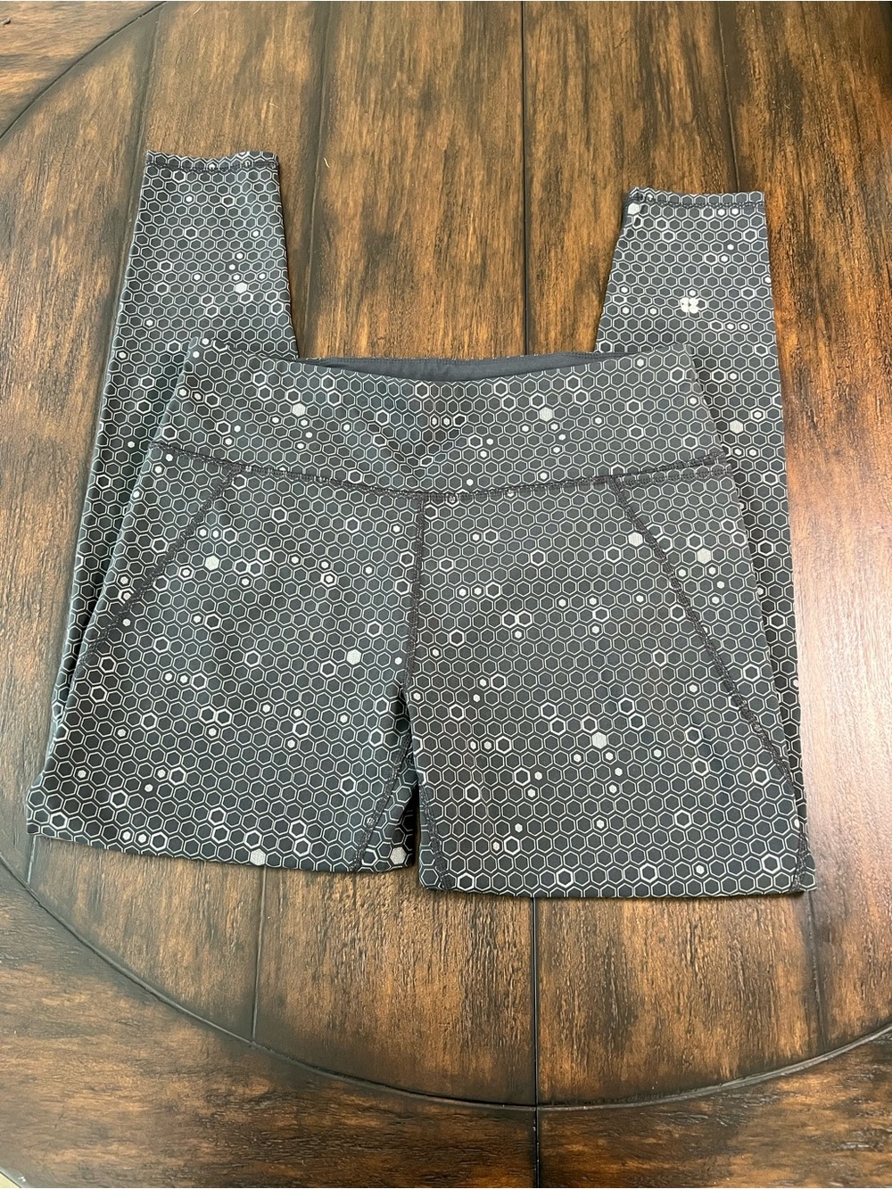 Sweaty Betty Women's The Power Leggings 7/8 Size Large Gray Geometric Print - Picture 2 of 8